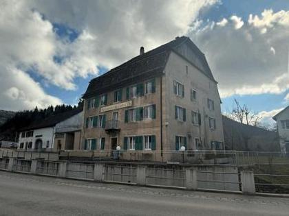 Geschäftshaus in 2952 Cornol