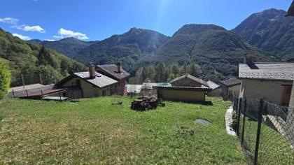 Ferienhaus in 6583 S. Antonio (Val Morobbia)