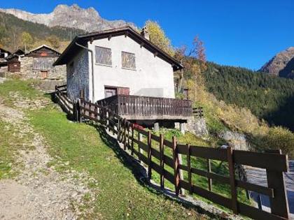 Ferienhaus in 6710 Biasca