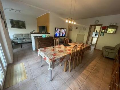 Etagenwohnung in 6533 Lumino