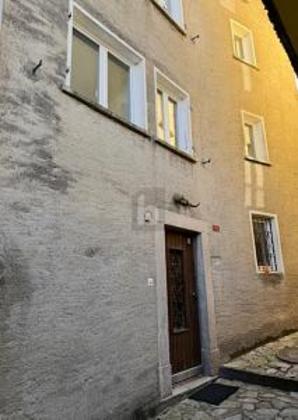 Stadthaus in 6956 Lopagno