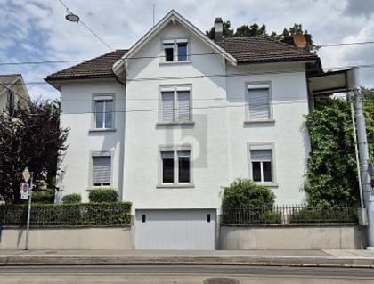 Dachgeschosswohnung in 8032 Zürich