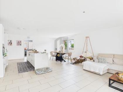 Etagenwohnung in 8187 Weiach
