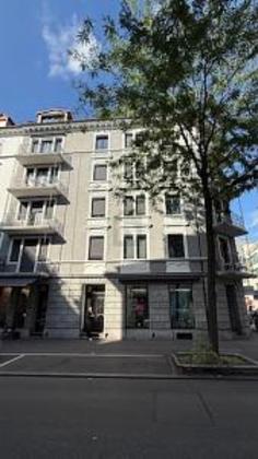 Dachgeschosswohnung in 8004 Zürich