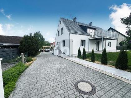Mehrfamilienhaus in 86477 Adelsried