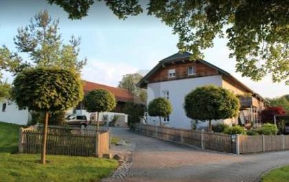 Mehrfamilienhaus in 84371 Triftern