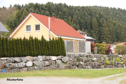 Doppelhaushälfte in 08491 Netzschkau