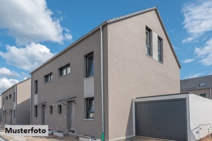 Mehrfamilienhaus in 81245 München
