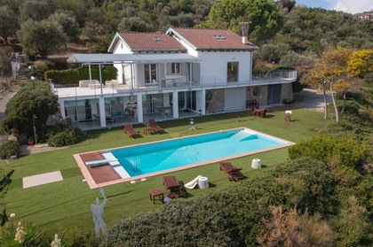 Villa in 18013 Diano Marina