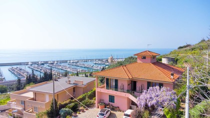 Villa in 18010 Santo Stefano Al Mare