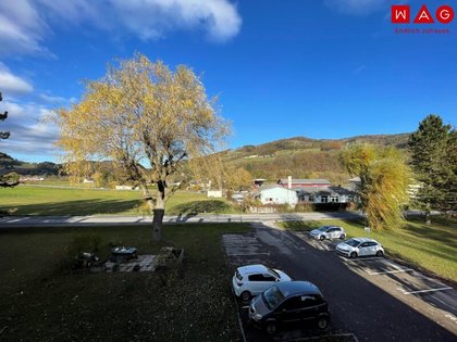 Wohnung in 3160 Traisen, Einkaufsmöglichkeiten (Gratisbus 2mal pro Woche ins Zentrum) - Arzt - Schule, Kindergarten, Cafe, Bank, Spielplatz, Bushaltestelle - Sehr ruhige und geschützte Lage in kleiner Siedlung - viel