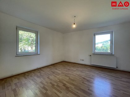 Wohnung in 3160 Traisen, - Einkaufsmöglichkeiten (Gratisbus 2mal pro Woche ins Zentrum) - Arzt - Schule, Kindergarten, Cafe, Bank, Spielplatz, Bushaltestelle - Sehr ruhige und geschützte Lage in kleiner Siedlung - vi
