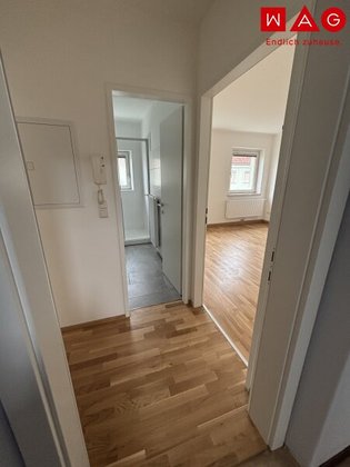 Wohnung in 4400 Steyr, Einkaufs- und Freizeitmöglichkeiten (Spar, Billa, Stadtbad Steyr, FunCourt, ?), Post, Ärzte, Schulen und Kindergärten, Restaurants, Cafés, BMW-Werk, SKF, ?