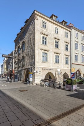 Einzelhandel in 2700 Wr. Neustadt, Hauptplatz, Dom, Stadtpark, MilAk