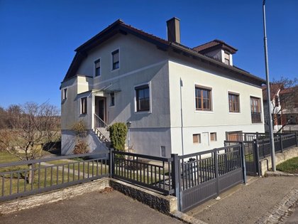 Mehrfamilienhaus in 2070 Retz