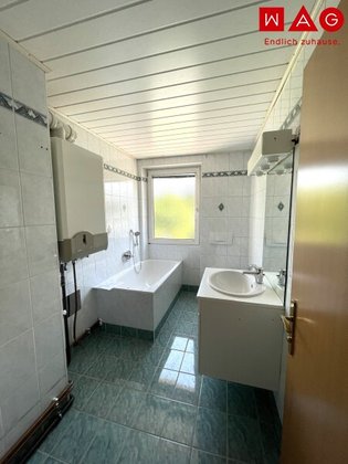 Wohnung in 3160 Traisen, Einkaufsmöglichkeiten (Gratisbus 2mal pro Woche ins Zentrum) - Arzt - Schule, Kindergarten, Cafe, Bank, Spielplatz, Bushaltestelle - Sehr ruhige und geschützte Lage in kleiner Siedlung - viel