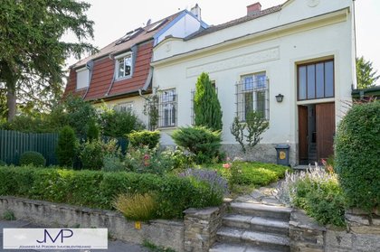 Haus in 1190 Wien, Endstation Linie D