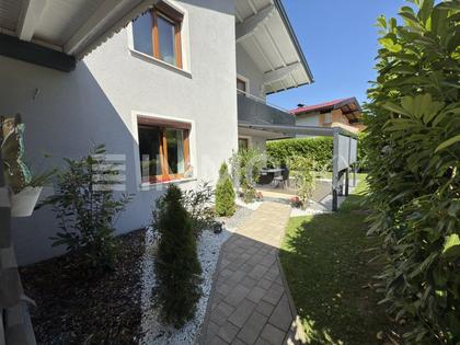 Mehrfamilienhaus in 5322 Hof, Salzburg