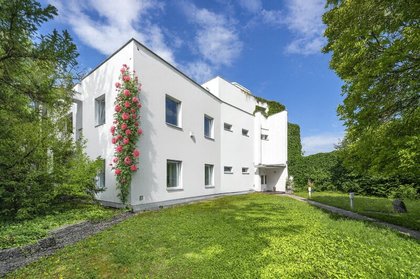 Haus in 2700 Wr. Neustadt, Stadtpark, Zentrum, Bahnhof, Hotel Hilton, MilAk